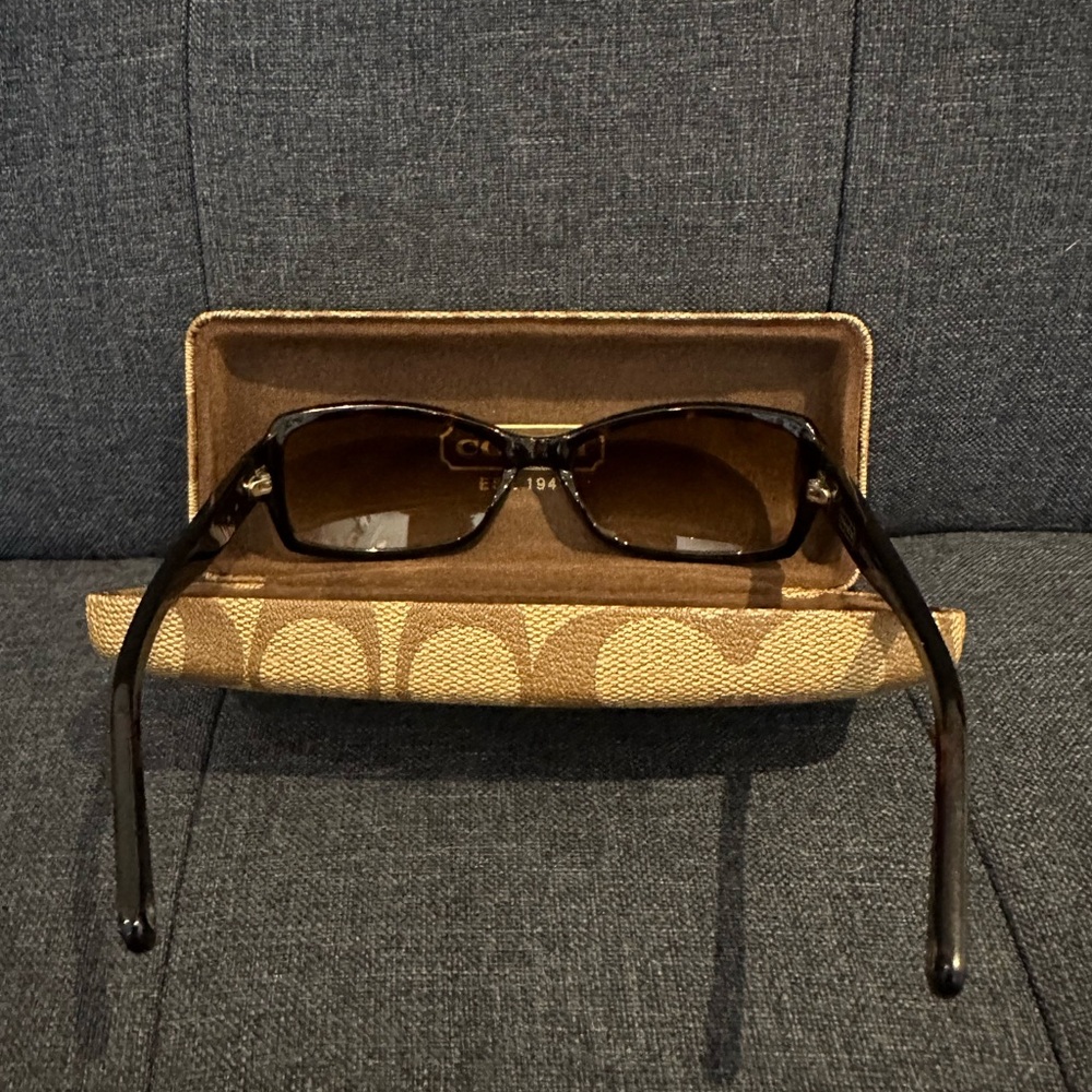 Coach Brown Gradient Sunglasses with Black Frame - Picture 4 of 9